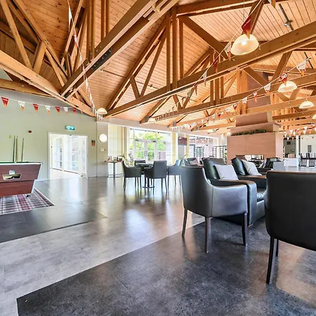 Jubilee Pet Friendly Sleeps 4 Holiday home *